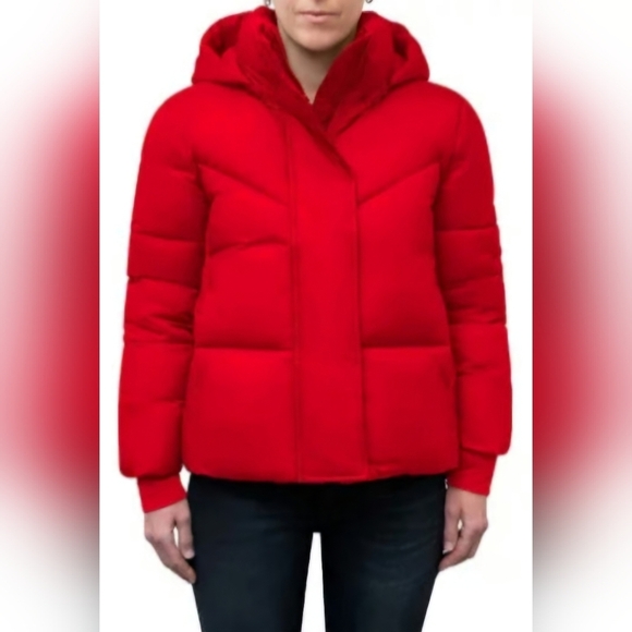 BCBGeneration Jackets & Blazers - BCBGeneration Premium Performance Women's Red Puffer Jacket with Hood (S)
